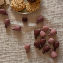 Grapat Grapat Loose Parts: Houten Ananas Oudroze, 36st. (Mandala Pinappels) -Kinderspeelgoed Verkoopwinkel grapat grapat loose parts houten ananas oudroze 36 3