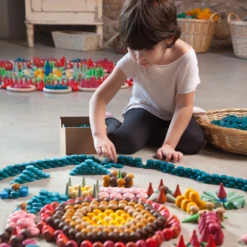 Grapat Grapat Loose Parts: Houten Paddenstoeltjes Bruin, 36 St. (Mandala Little Mushroom) 11 Grapat Grapat Loose Parts: Houten Paddenstoeltjes Bruin, 36 St. (Mandala Little Mushroom) -Kinderspeelgoed Verkoopwinkel grapat grapat loose parts houten paddenstoeltjes b 4