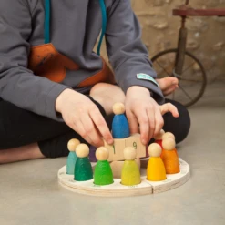 Grapat Houten Jaarring (NL) Incl. Houten Nins Poppetjes (Perpetual Calendar Dutch) -Kinderspeelgoed Verkoopwinkel grapat houten jaarring nl incl houten nins poppetj 2