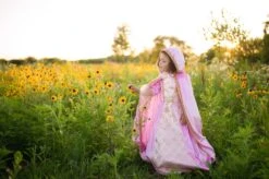 Great Pretenders (UA) Prinsessen Verkleedset Incl. Jurk, Cape En Tiara Roze/goud - Maat US 5-6 (Limited Edition) 7 Great Pretenders (UA) Prinsessen Verkleedset Incl. Jurk, Cape En Tiara Roze/goud - Maat US 5-6 (Limited Edition) -Kinderspeelgoed Verkoopwinkel great pretenders ua prinsessen verkleedset incl ju 2