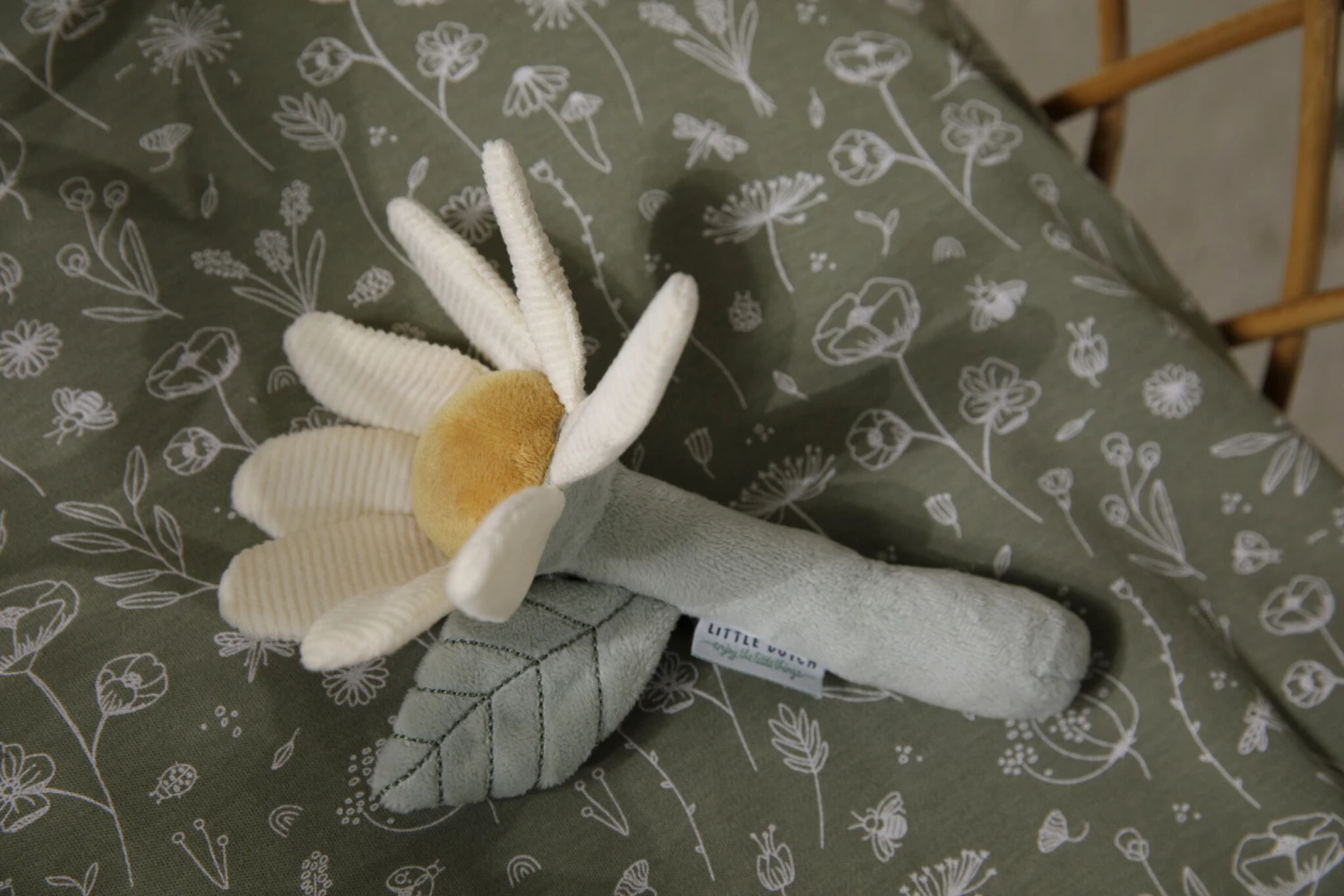 Little Dutch Babyspeelgoed - Zachte Rammelaar Bloem (Little Goose) 5 Little Dutch Babyspeelgoed - Zachte Rammelaar Bloem (Little Goose) - Afbeelding 3