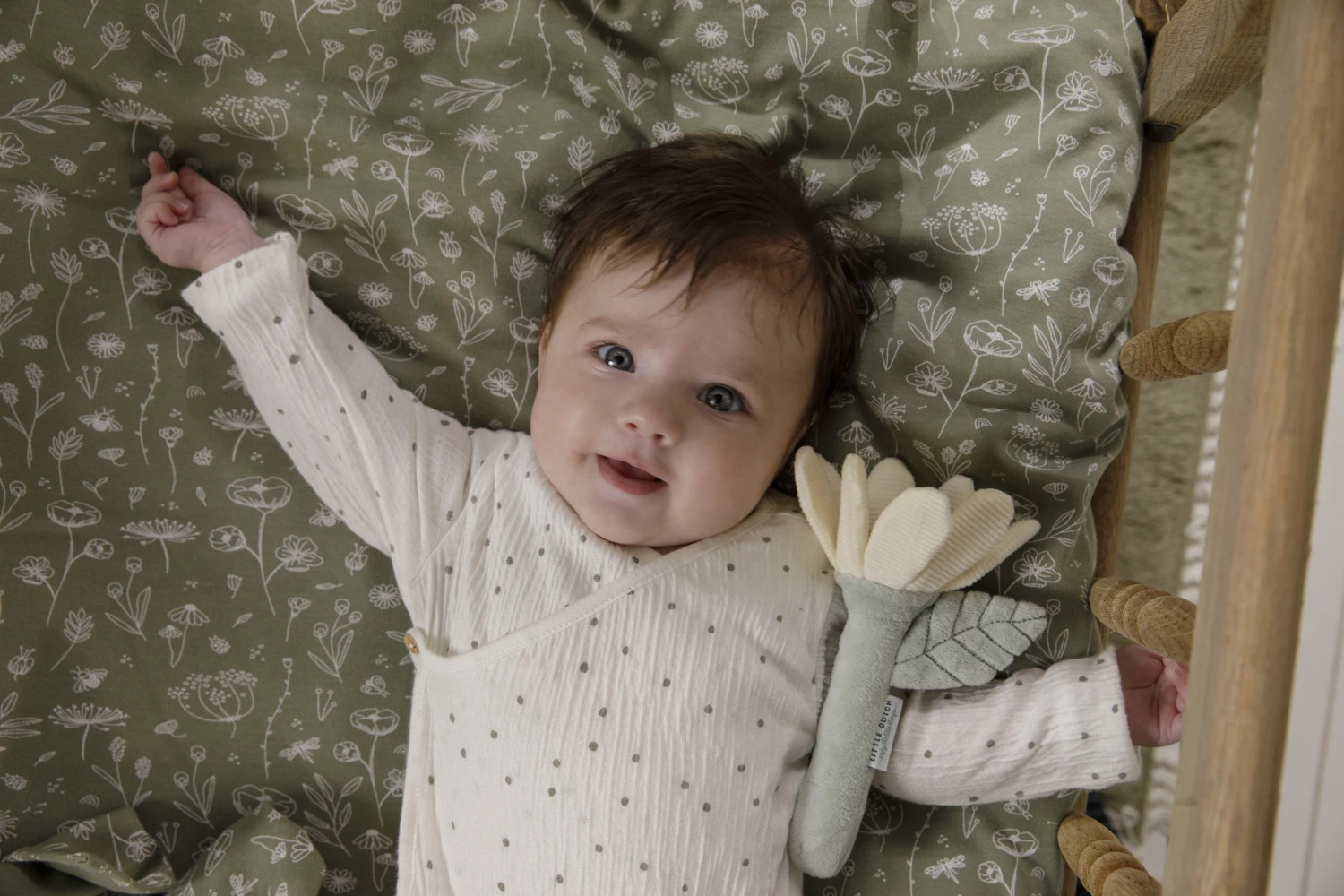 Little Dutch Babyspeelgoed - Zachte Rammelaar Bloem (Little Goose) 3 Little Dutch Babyspeelgoed - Zachte Rammelaar Bloem (Little Goose)