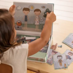 Little Dutch Magnetisch Speelbord Jim&Rosa 7 Little Dutch Magnetisch Speelbord Jim&Rosa -Kinderspeelgoed Verkoopwinkel little dutch magnetisch speelbord jim rosa 2